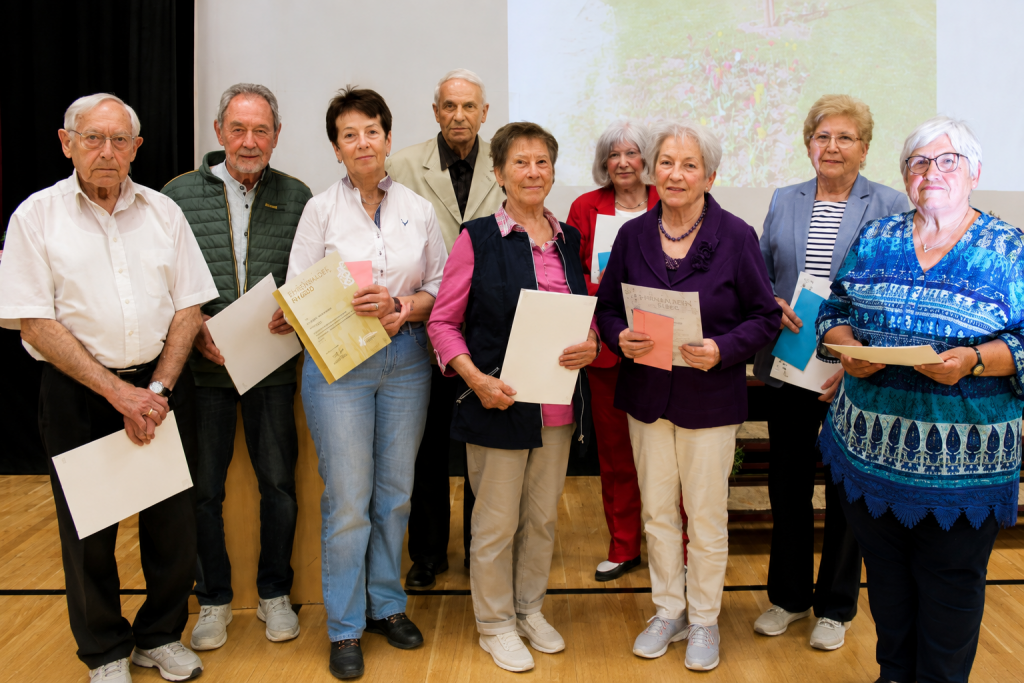 Für ein halbes Jahrhundert Vereinstreue wurden Erwin Aurbacher, Inge Bauer, Herbert Hammermüller, Lutz Huhnscheid, Hans Meier, Manfred Meck, Anita Reichle, Siegfried Wiedemann, Michael Riess und Xaver Schmid ausgezeichnet.